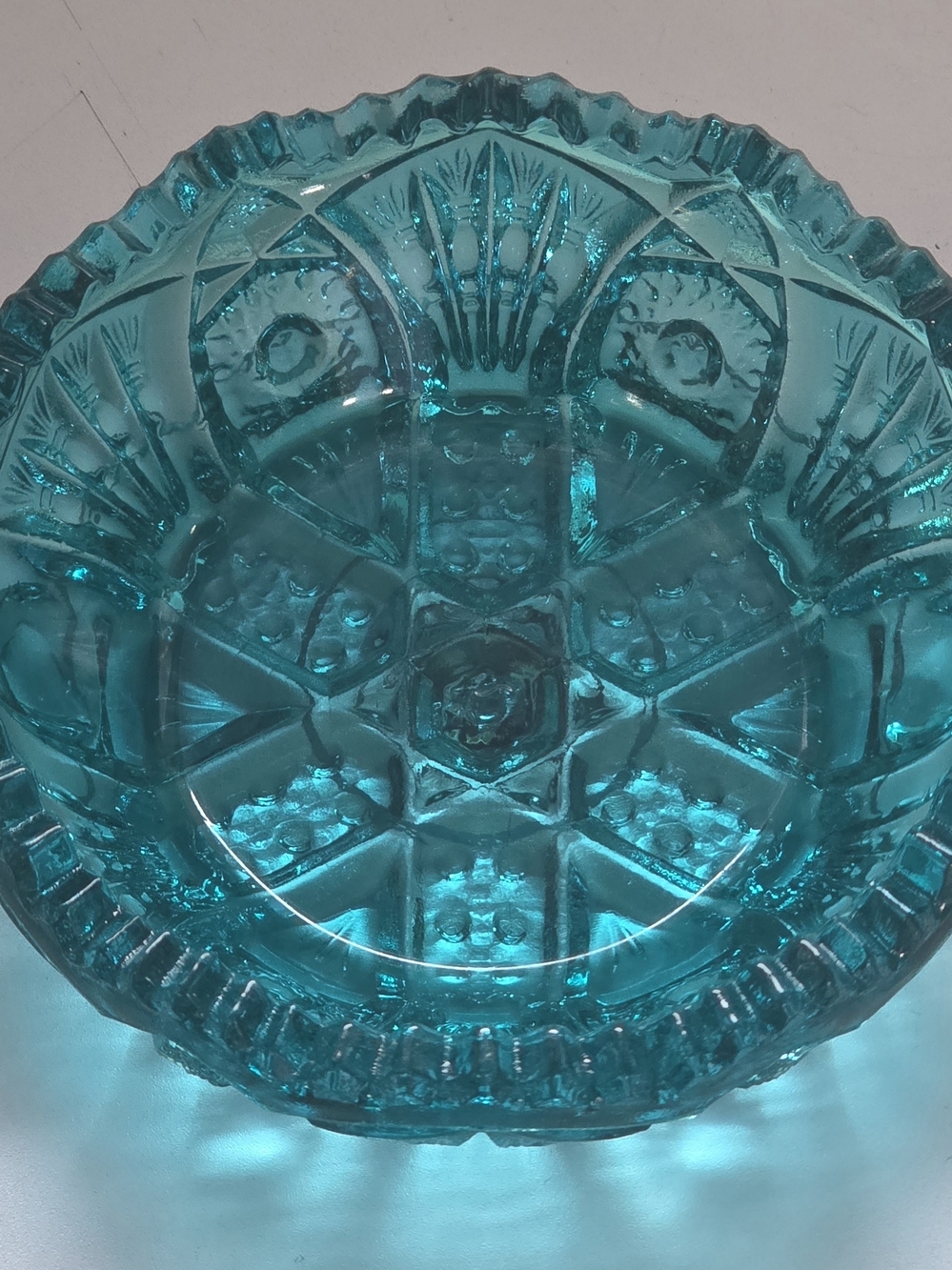L.E Smith Teal Cut Glass Decorative 2 Handled Dish - Home Art - Picture 4 of 4